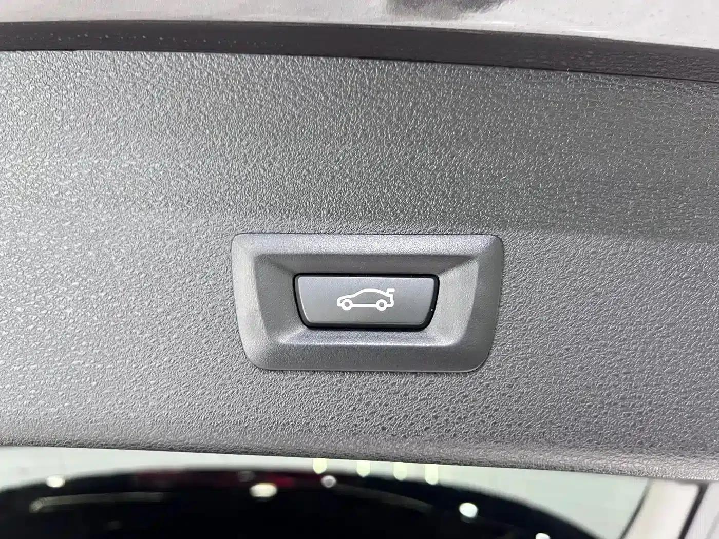 BMW X1 2022 sDrive20Li Premium — миниатюра 20