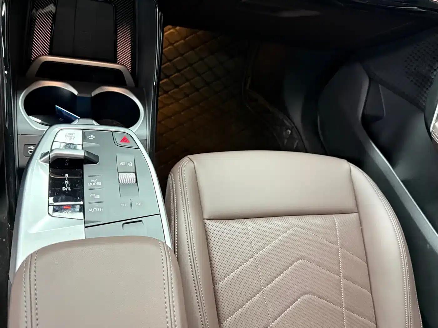 BMW X1 2025 sDrive25Li M Sport Package — миниатюра 8