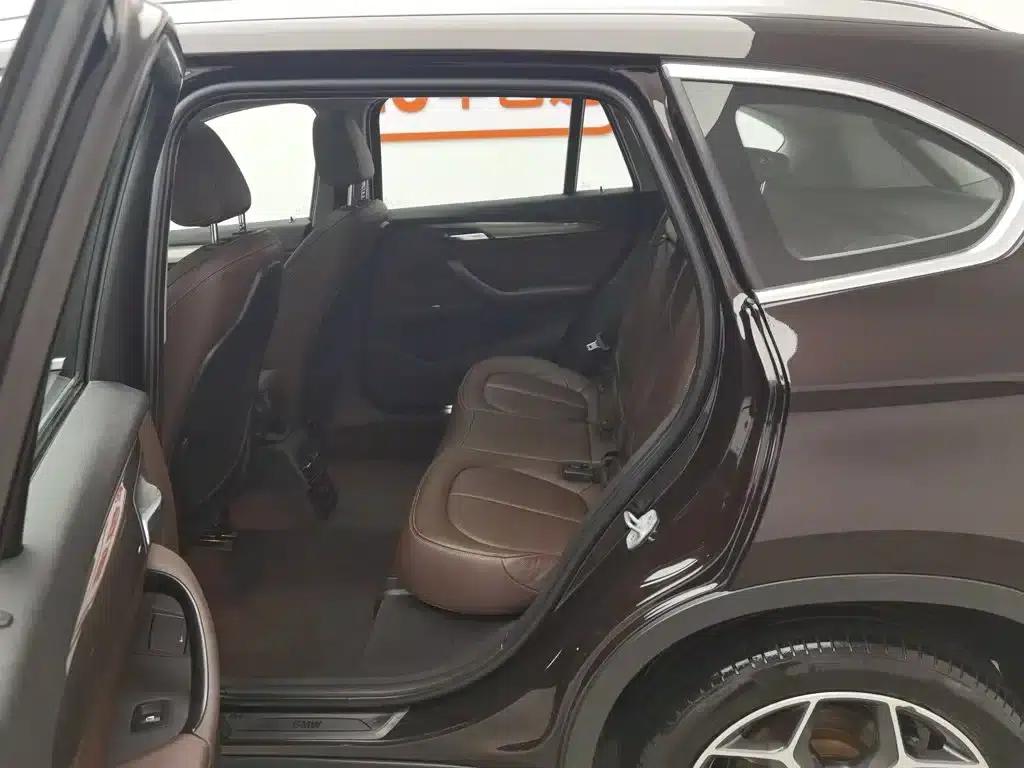 BMW X1 2018 xDrive20Li Premium — миниатюра 15