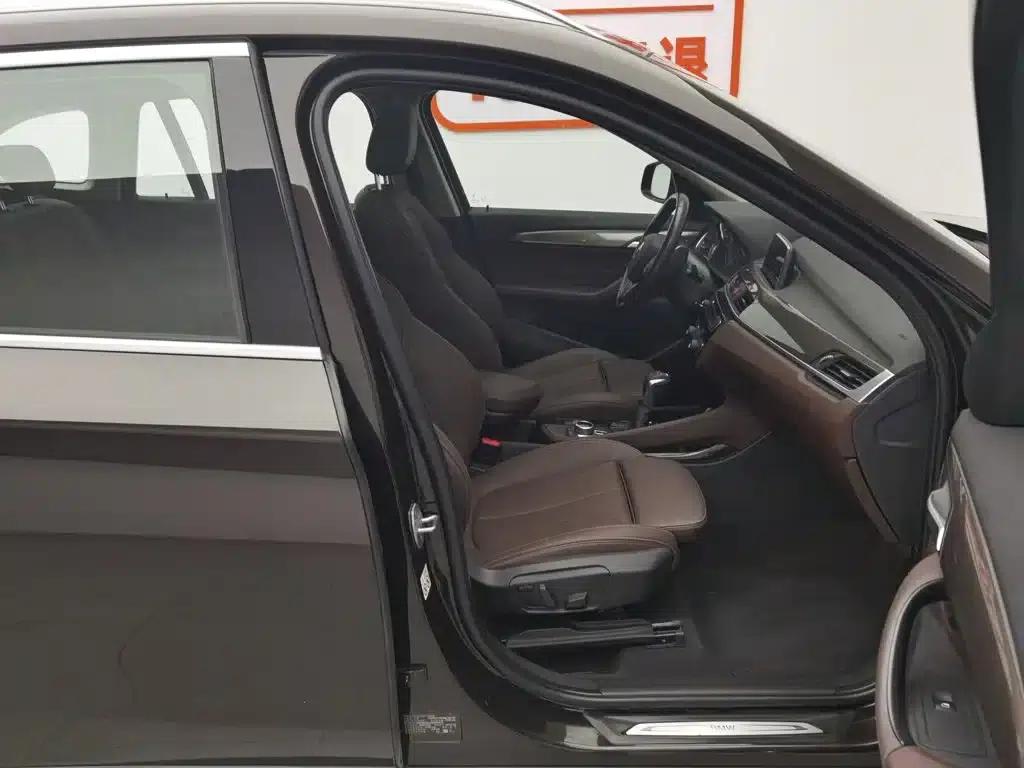 BMW X1 2018 xDrive20Li Premium — миниатюра 23