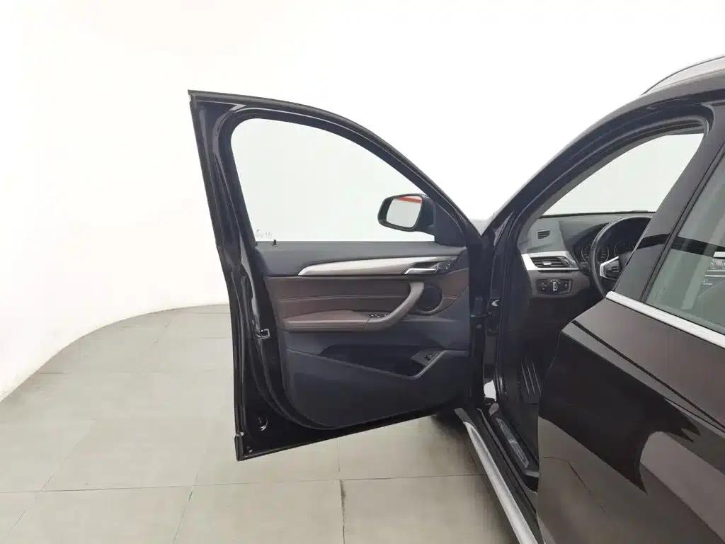 BMW X1 2018 xDrive20Li Premium — миниатюра 8