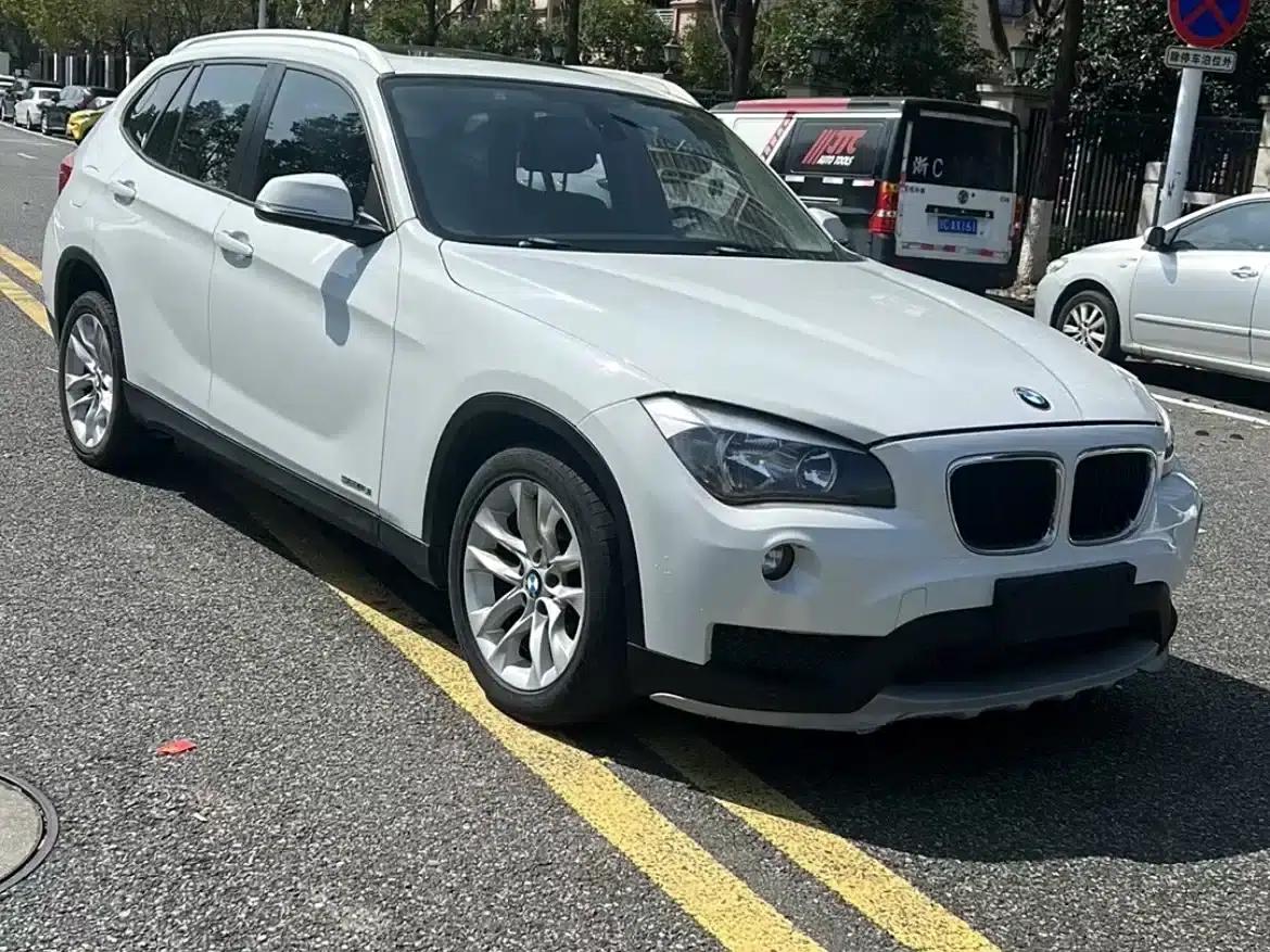 BMW X1 2015 sDrive18i Fashion Upgrade Edition — миниатюра 1