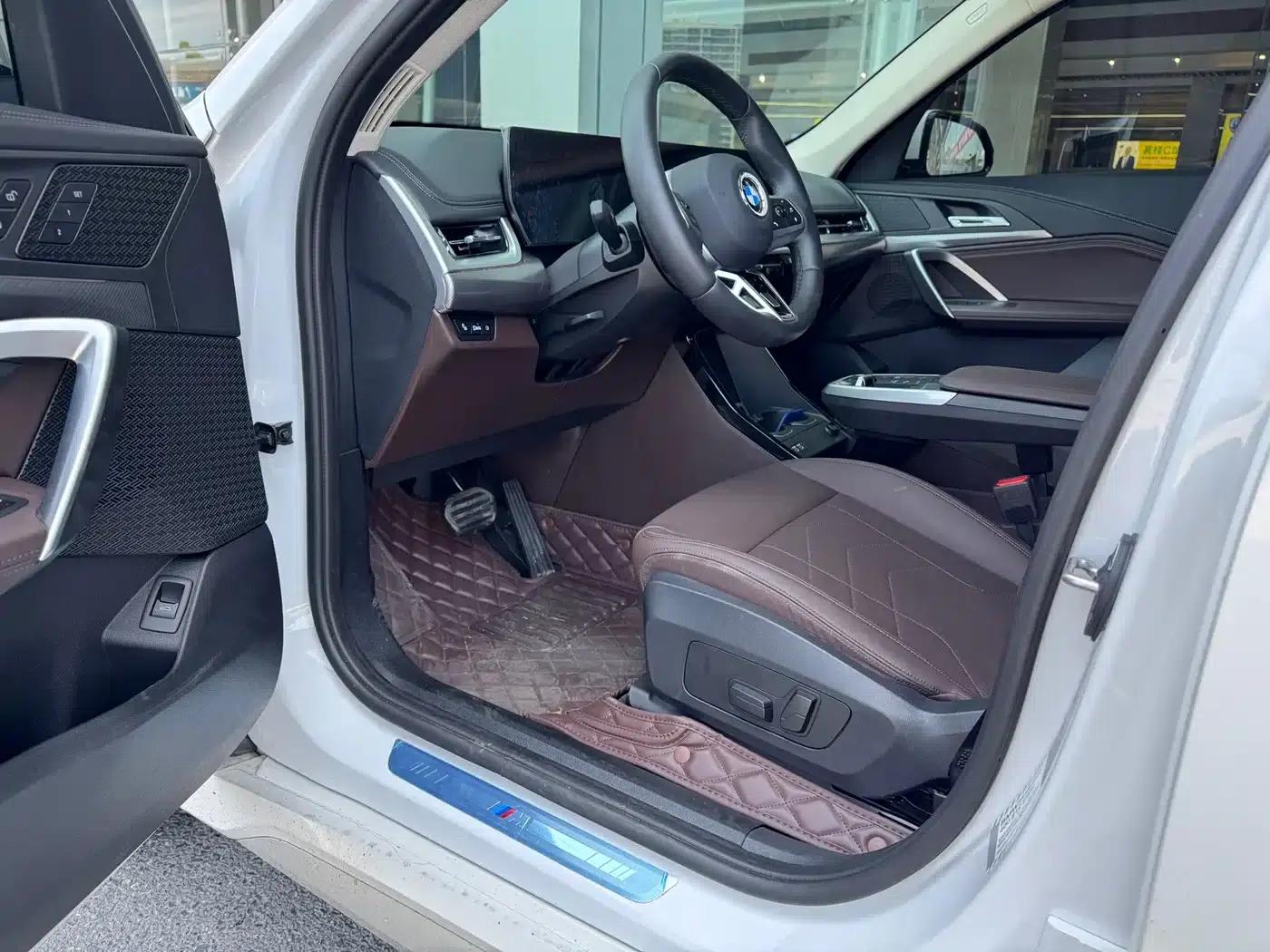2024 BMW X1 sDrive25Li M Sport Package — миниатюра 4