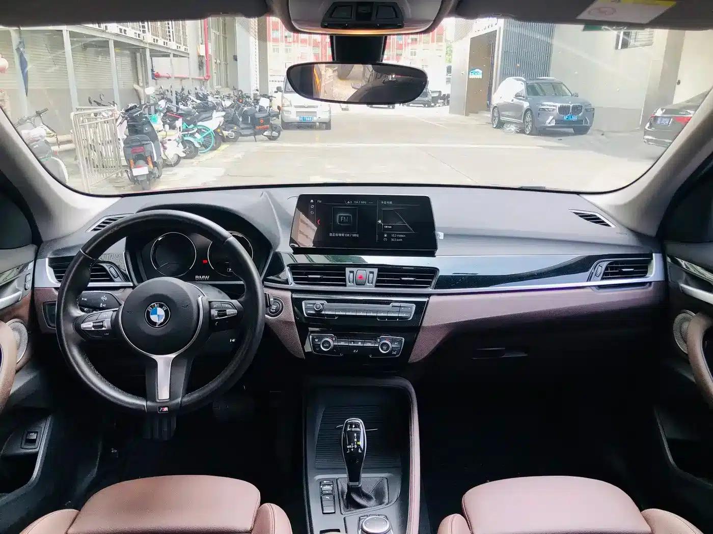BMW X1 2022 sDrive25Li Leading Edition — миниатюра 14
