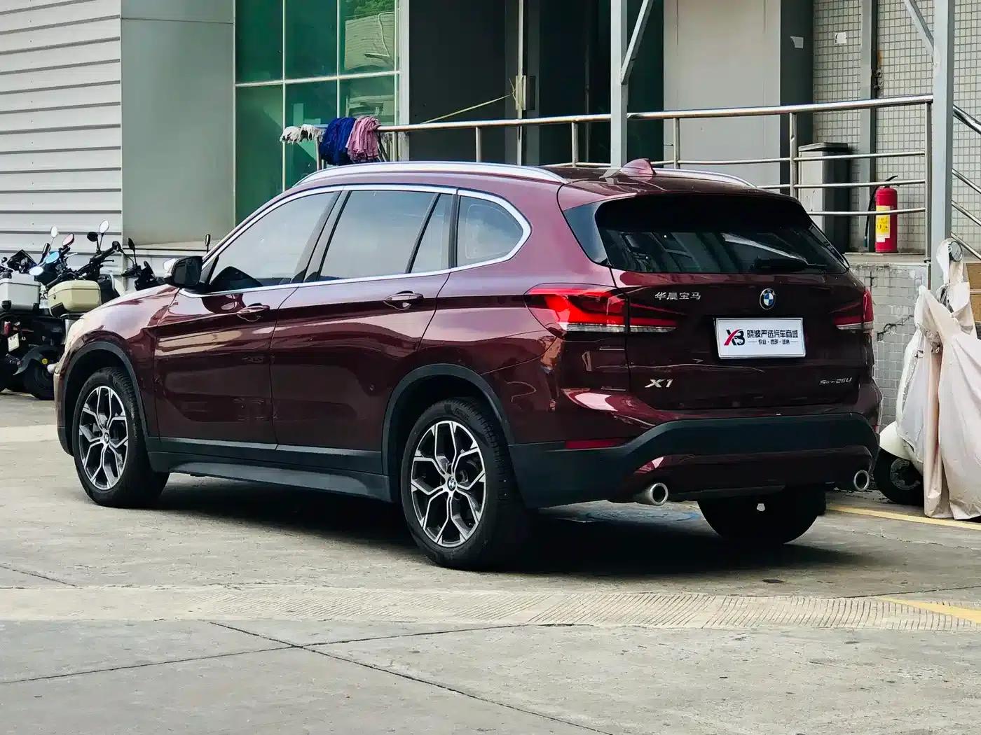 BMW X1 2022 sDrive25Li Leading Edition — миниатюра 6