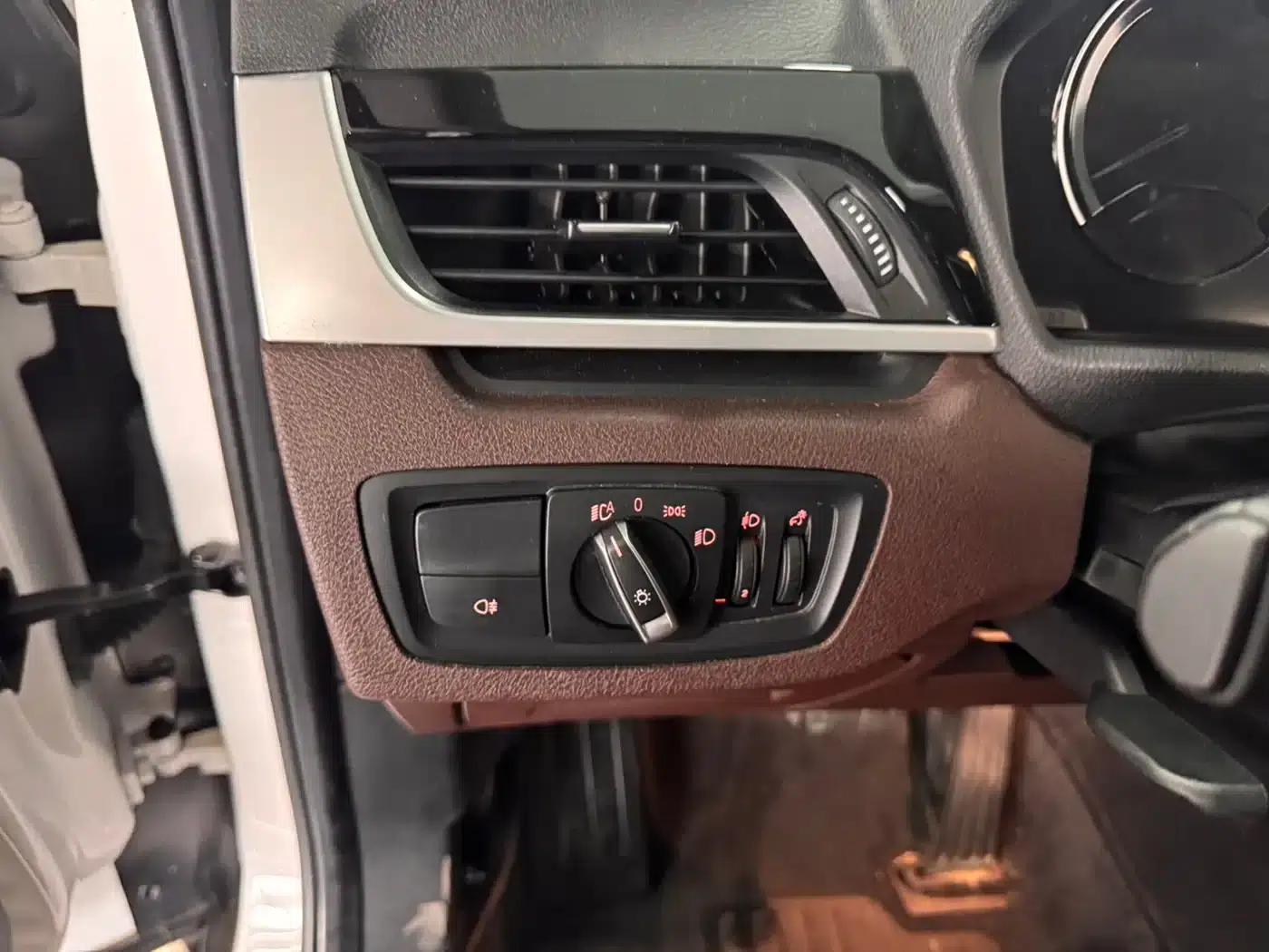 BMW X1 2022 sDrive20Li Fashion Edition — миниатюра 13