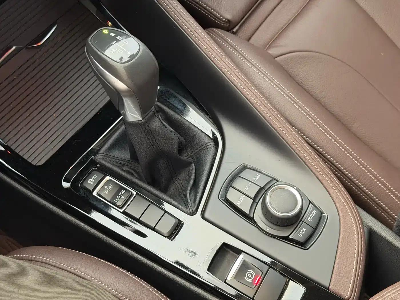 BMW X1 2018 sDrive18Li Premium — миниатюра 16