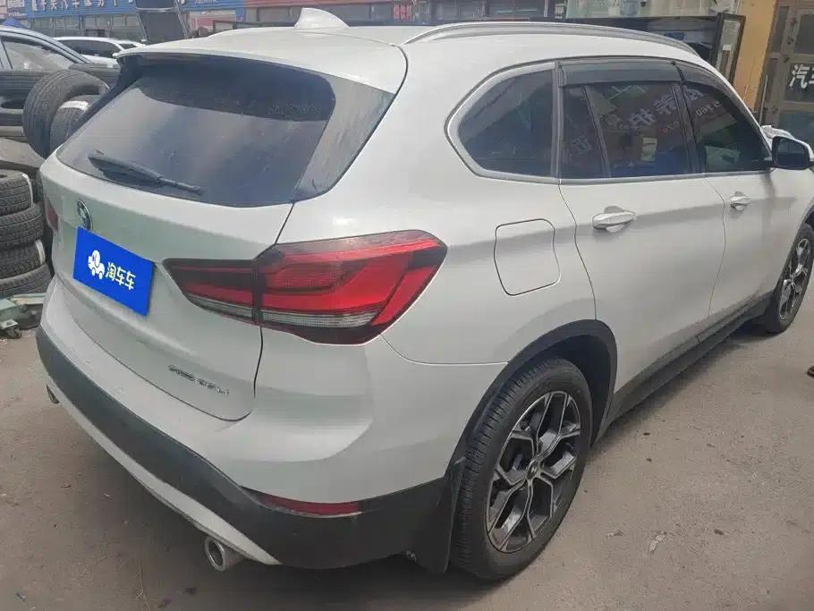 BMW X1 2022 sDrive25Li Leading Edition — миниатюра 3