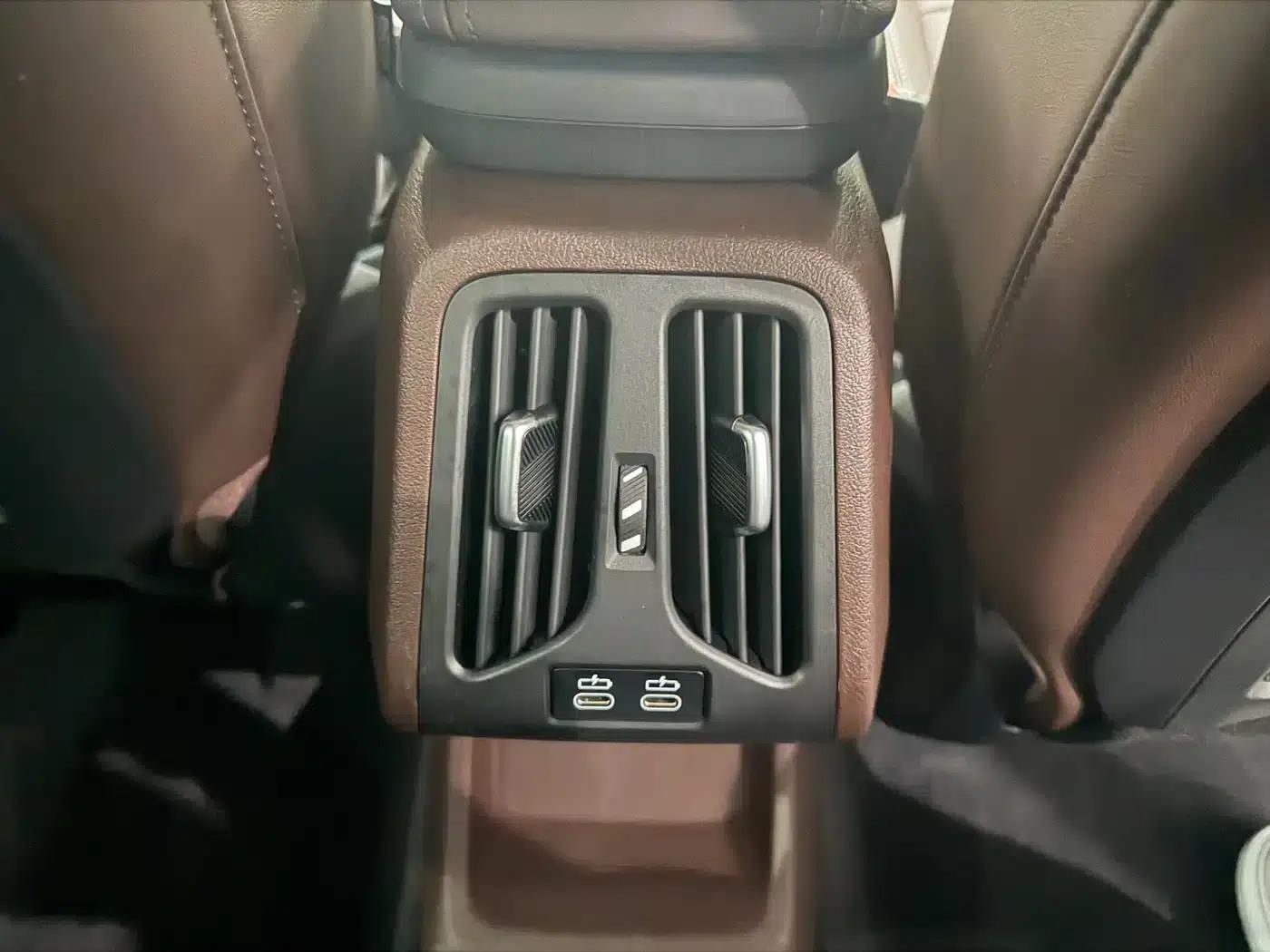 2023 BMW X1 sDrive20Li X Design Package — миниатюра 18