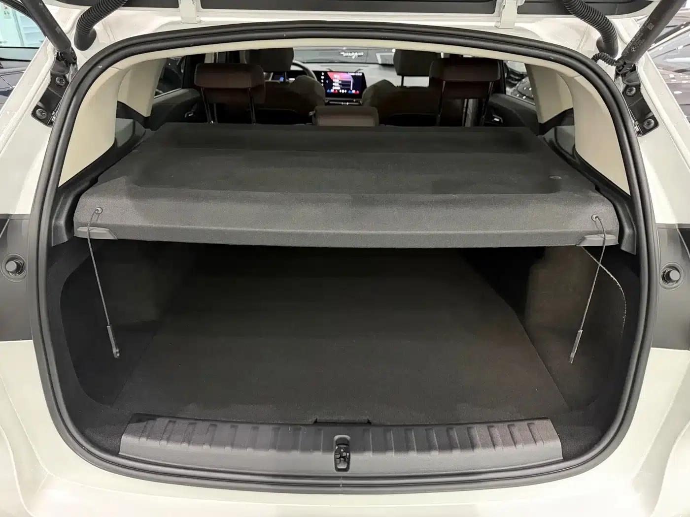 2023 BMW X1 sDrive20Li X Design Package — миниатюра 10