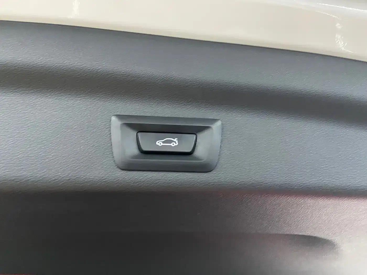 2023 BMW X1 sDrive20Li X Design Package — миниатюра 13
