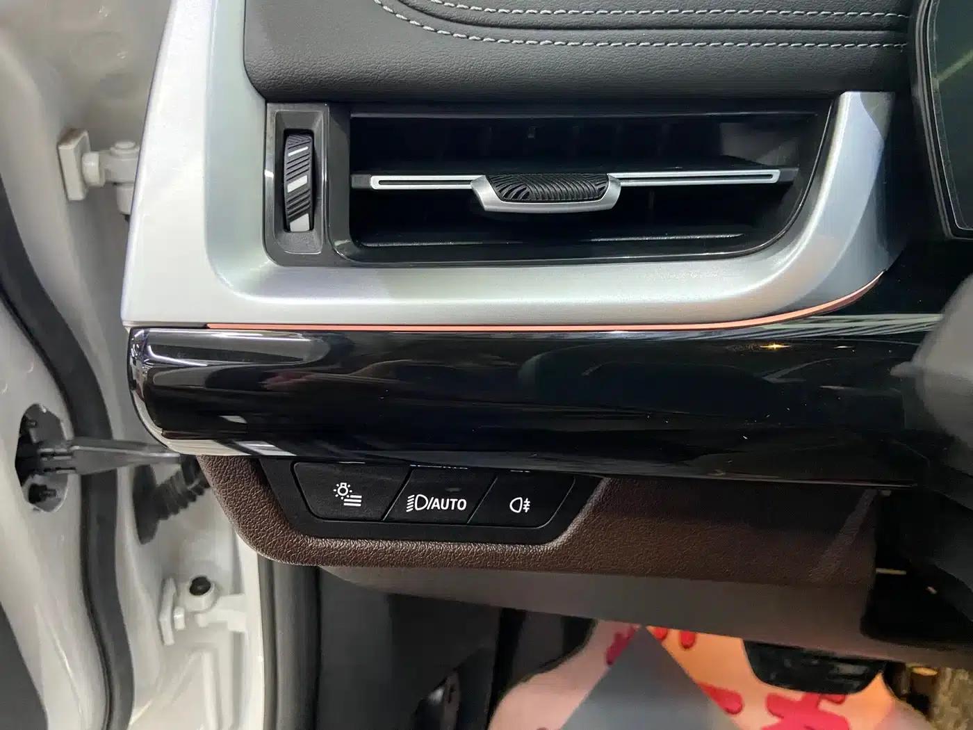 2023 BMW X1 sDrive20Li X Design Package — миниатюра 17