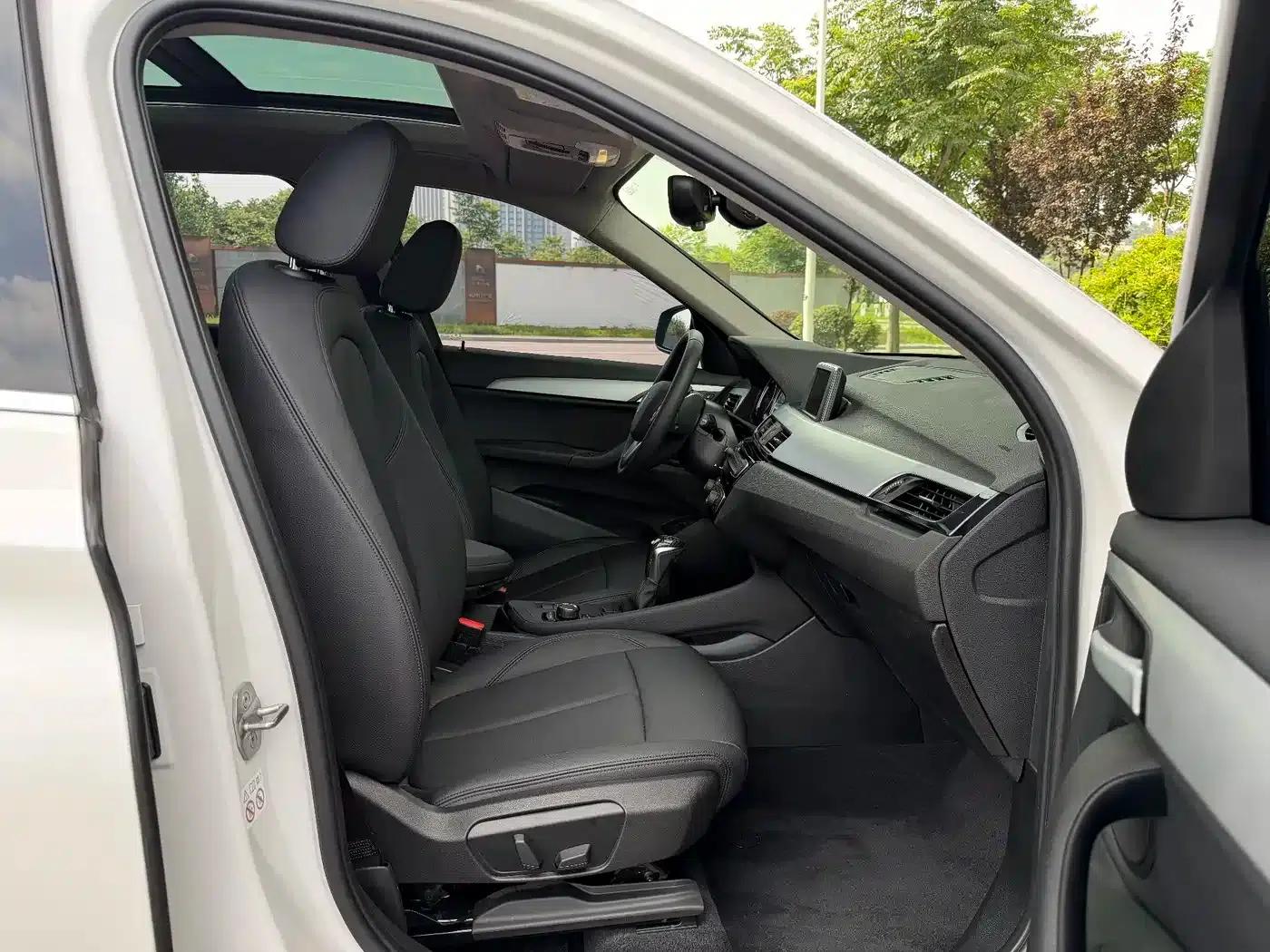BMW X1 2019 sDrive20Li Leading Edition — миниатюра 14