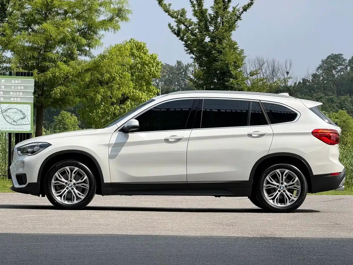 BMW X1 2019 sDrive20Li Leading Edition — миниатюра 17