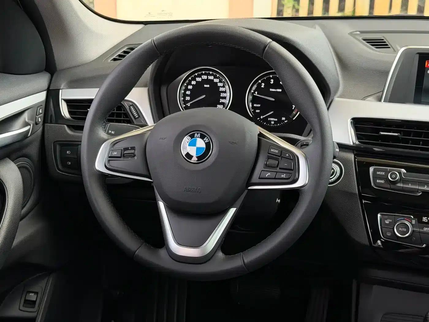 BMW X1 2019 sDrive20Li Leading Edition — миниатюра 5
