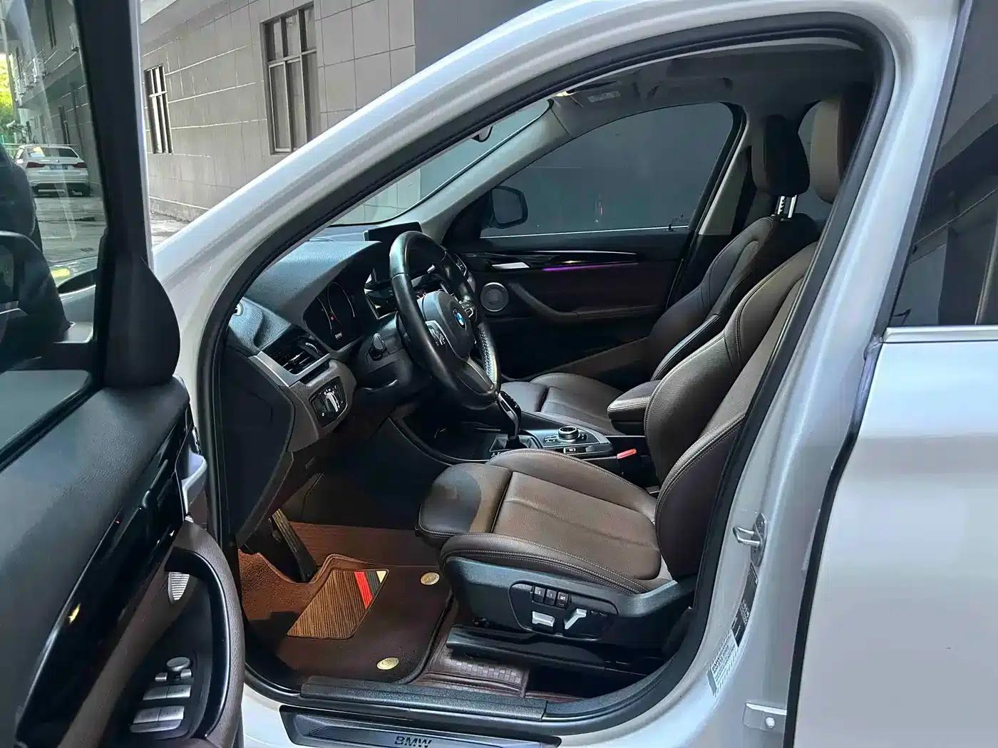 BMW X1 2022 sDrive25Li Leading Edition — миниатюра 11