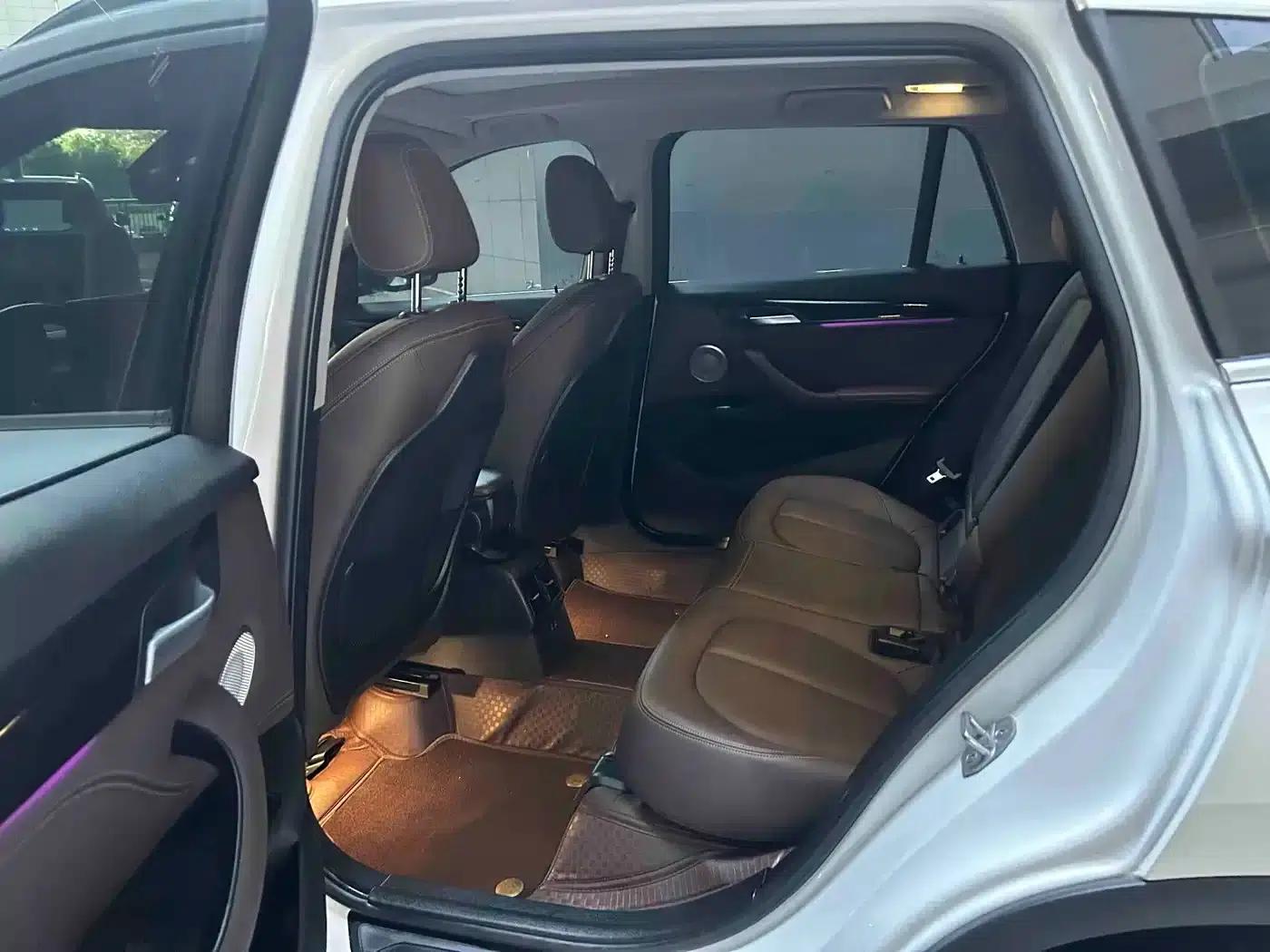 BMW X1 2022 sDrive25Li Leading Edition — миниатюра 3