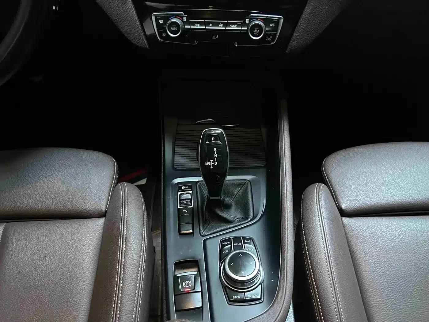 BMW X1 2022 sDrive25Li Leading Edition — миниатюра 5
