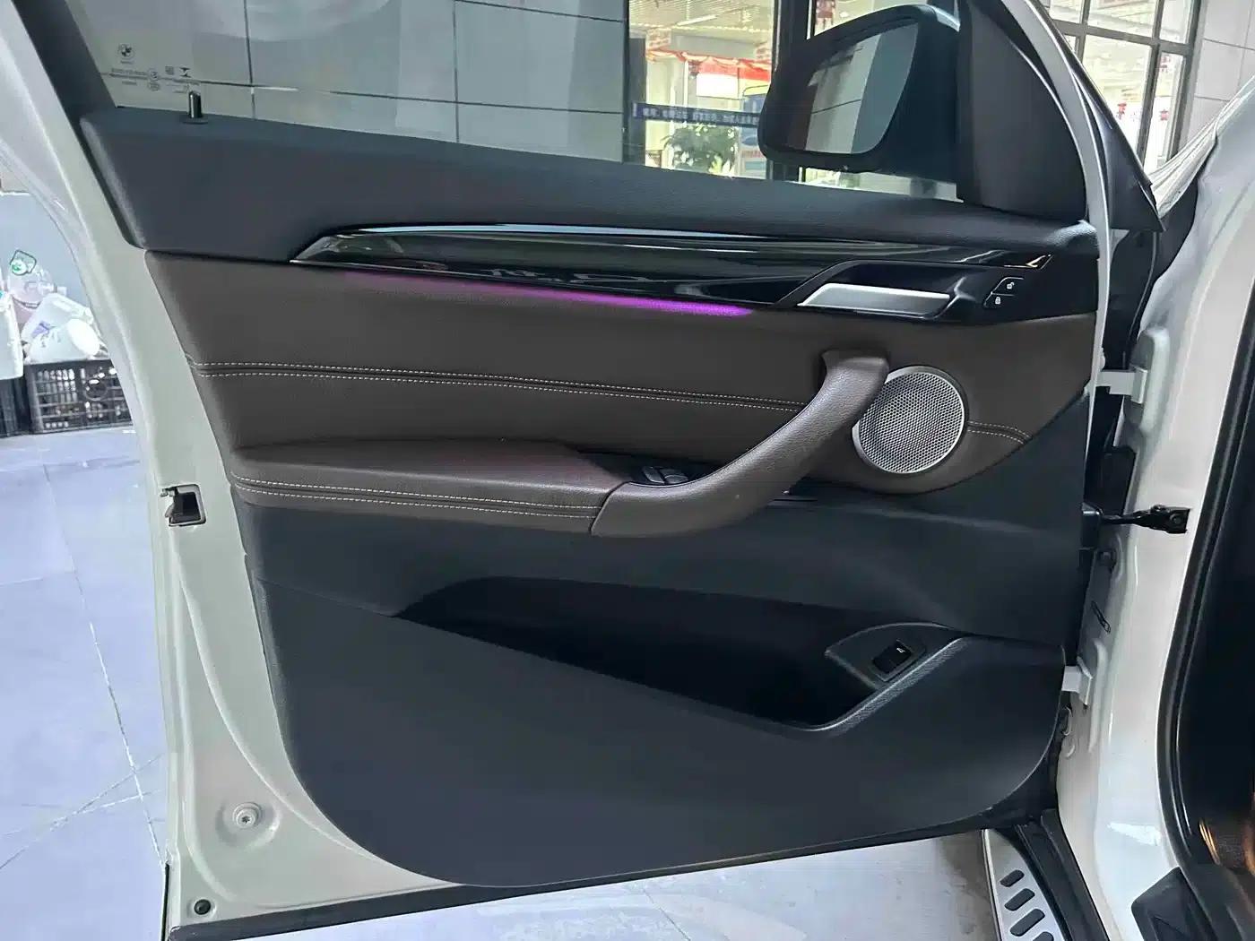 BMW X1 2022 sDrive25Li Leading Edition — миниатюра 9