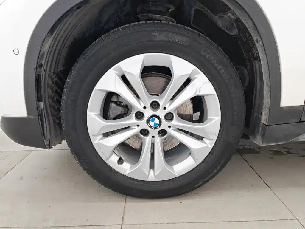 BMW X1 2016 sDrive18Li Premium — миниатюра 17