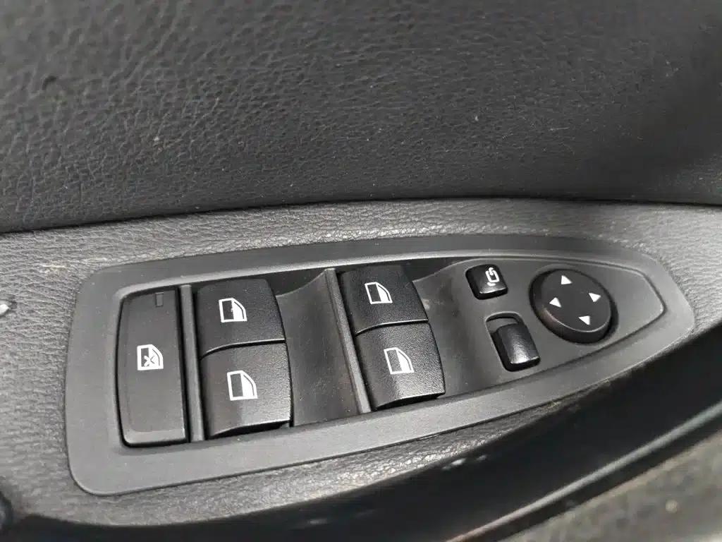 BMW X1 2016 sDrive18Li Premium — миниатюра 9