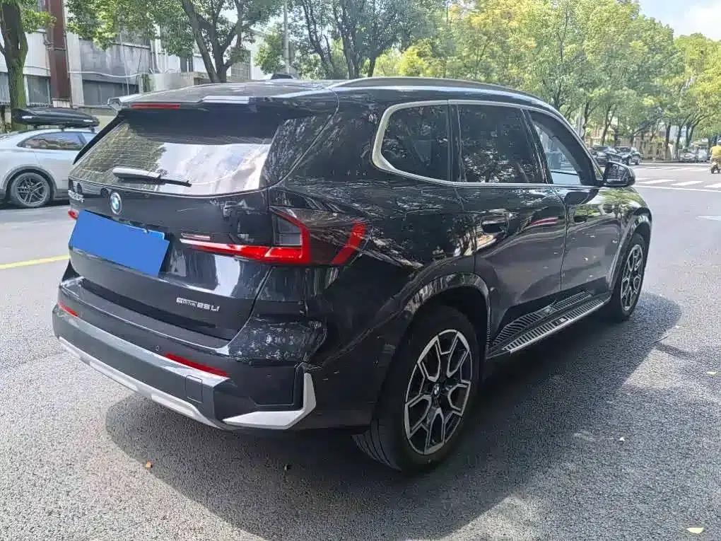BMW X1 2023 sDrive25Li M Sport Package — миниатюра 14