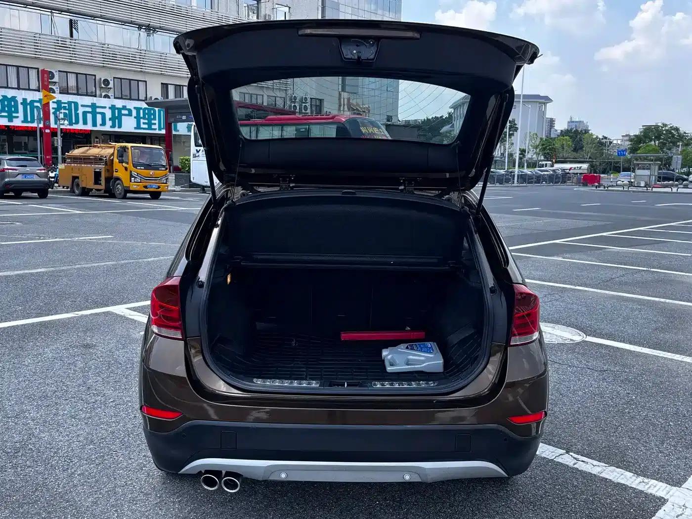BMW X1 2015 sDrive18i Leading Upgrade Edition — миниатюра 19