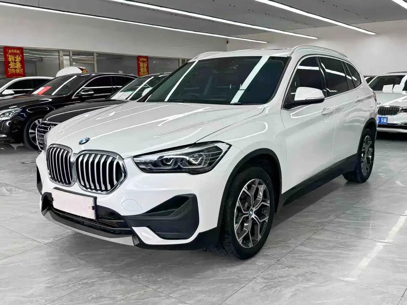BMW X1 2022 sDrive25Li Leading Edition — миниатюра 1