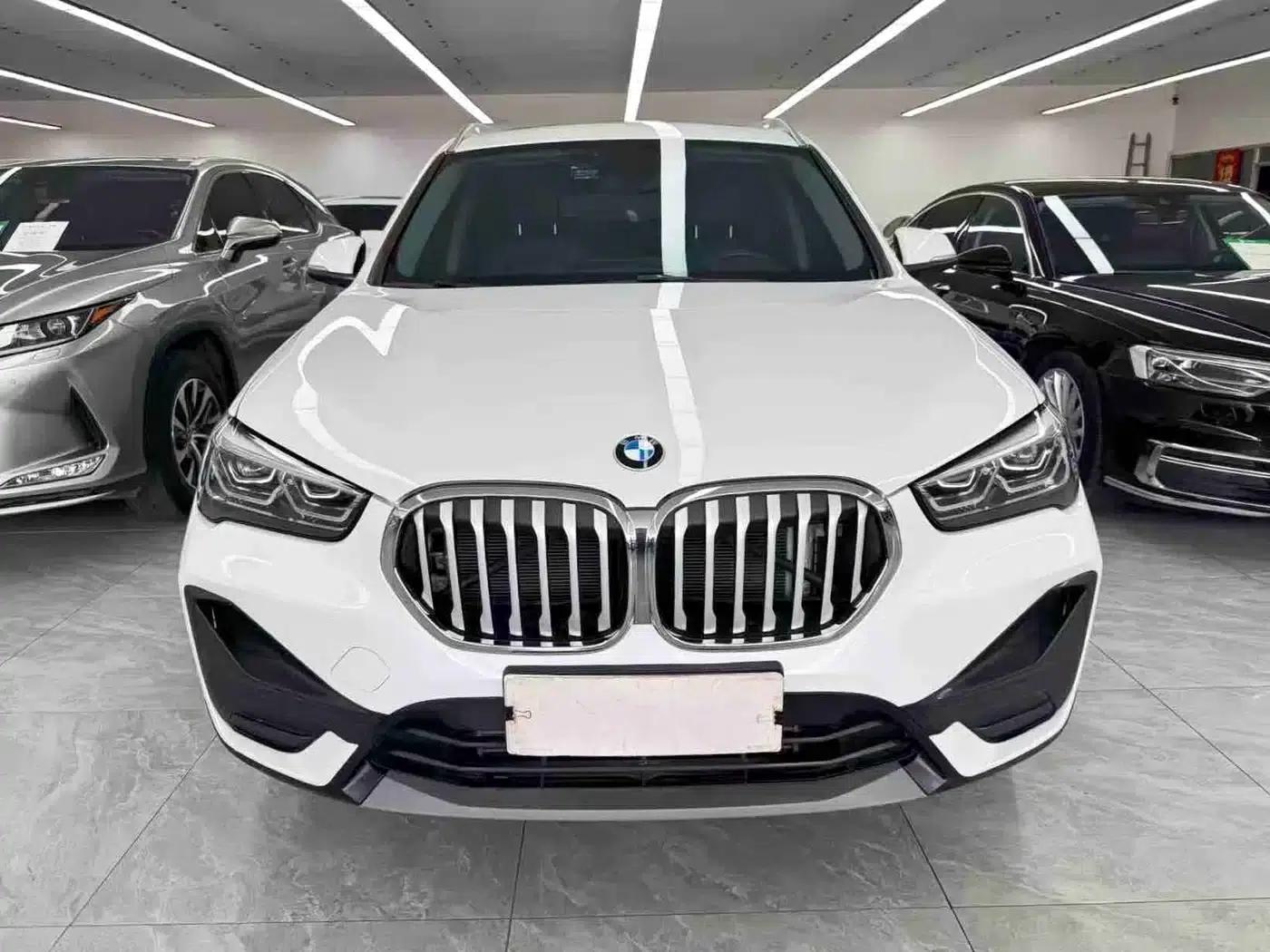 BMW X1 2022 sDrive25Li Leading Edition — миниатюра 2