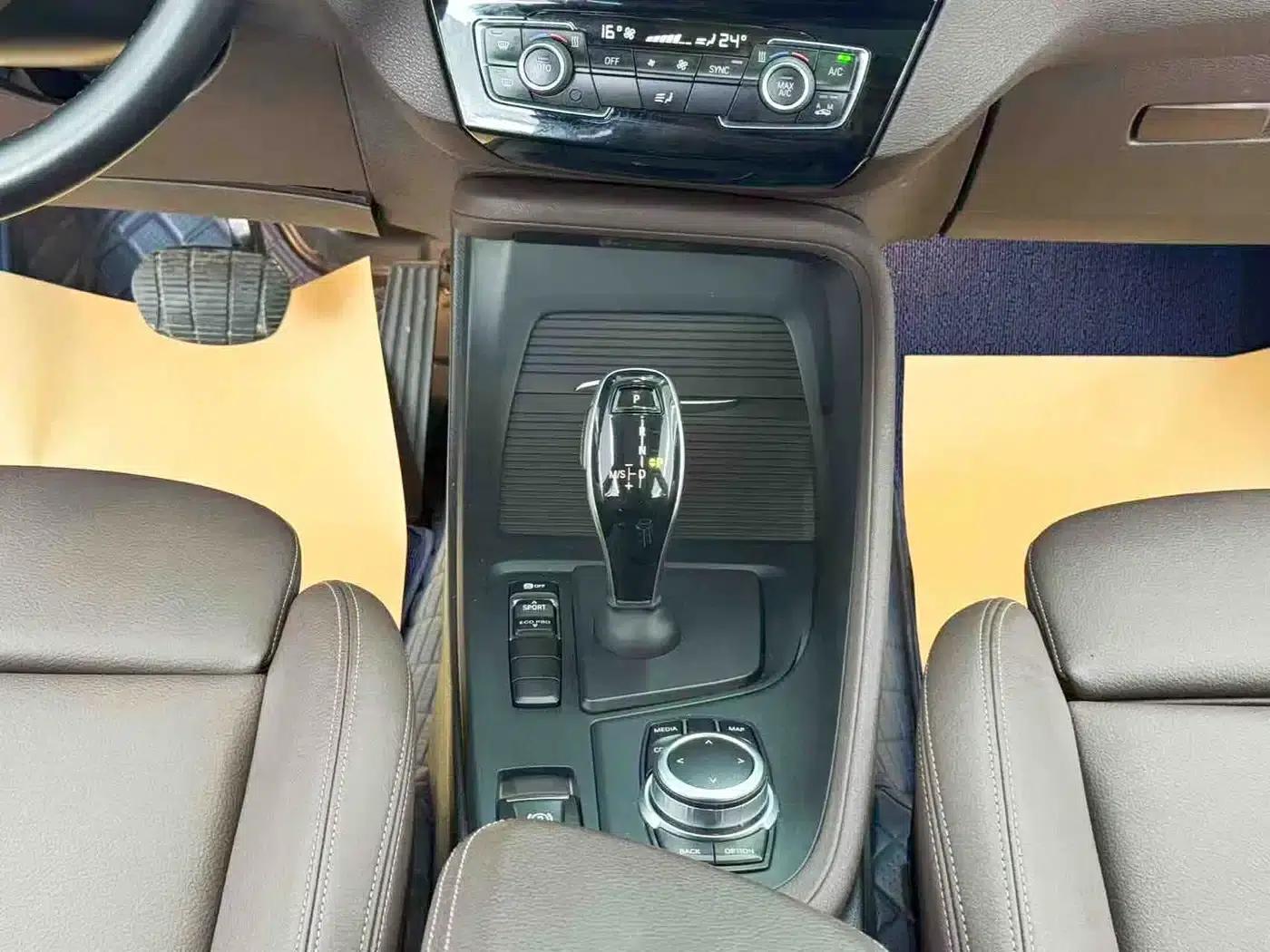 BMW X1 2022 sDrive25Li Leading Edition — миниатюра 17