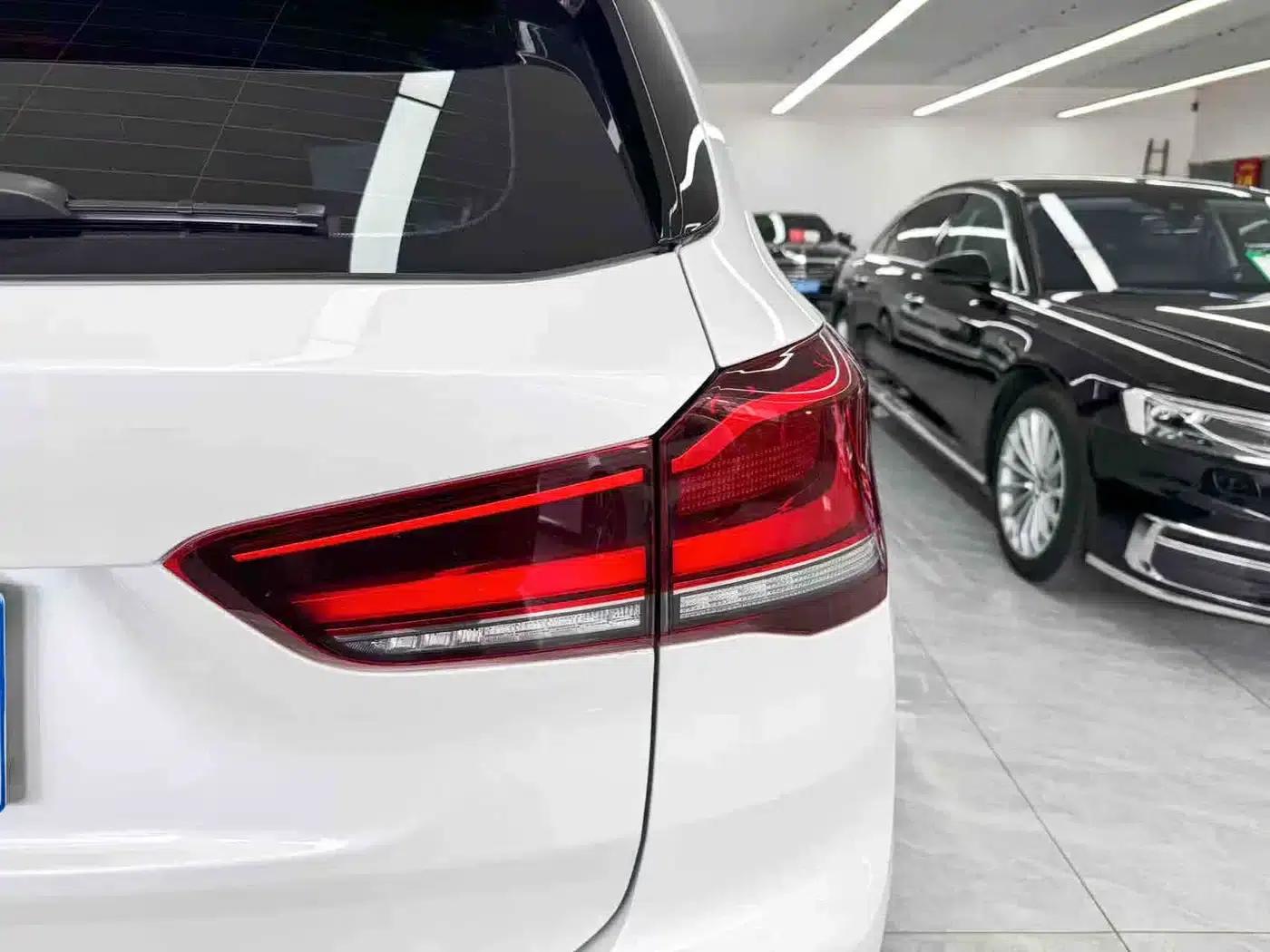 BMW X1 2022 sDrive25Li Leading Edition — миниатюра 21