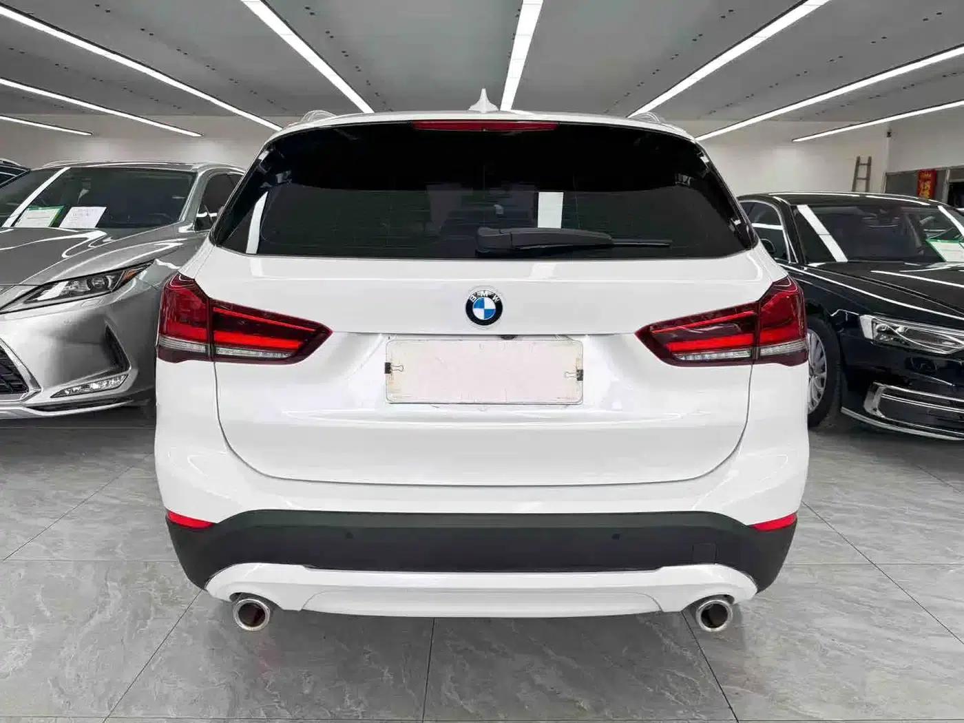 BMW X1 2022 sDrive25Li Leading Edition — миниатюра 5