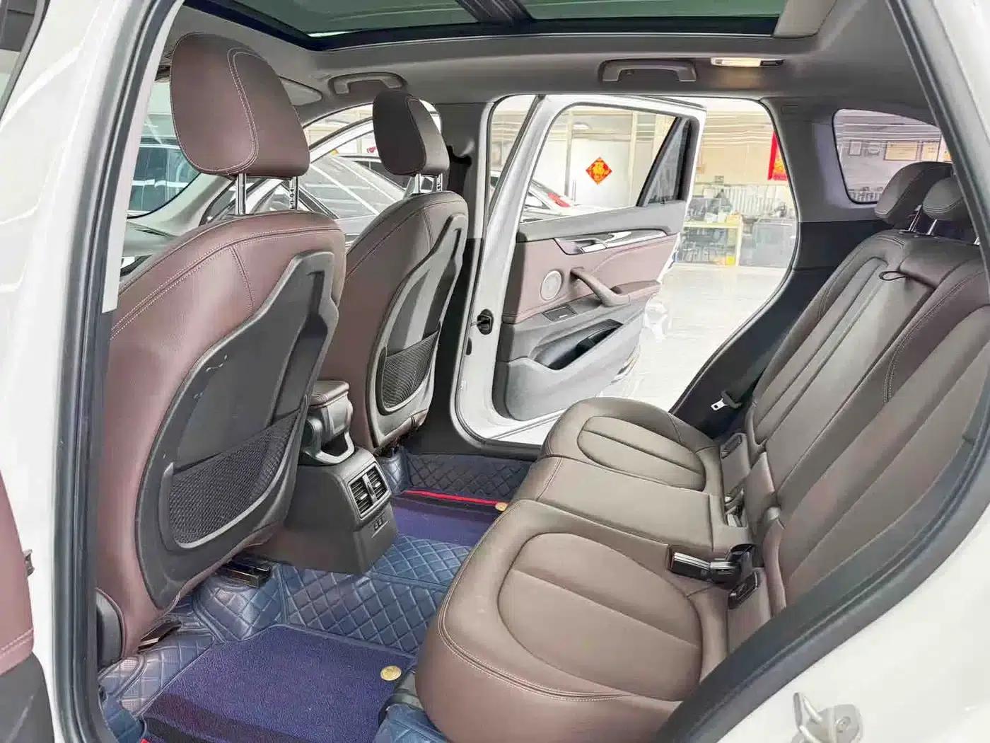 BMW X1 2022 sDrive25Li Leading Edition — миниатюра 8