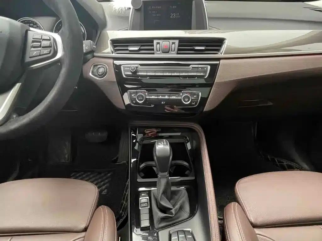 BMW X1 2019 sDrive18Li Premium — миниатюра 16