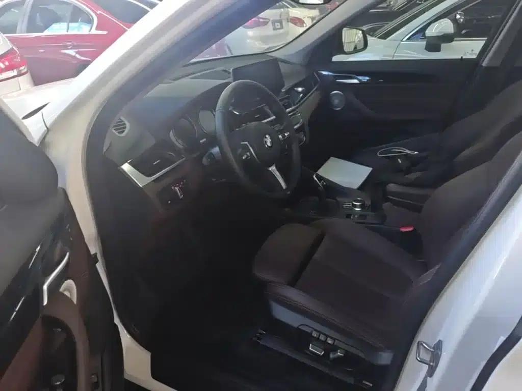 BMW X1 2022 sDrive25Li Leading Edition — миниатюра 15