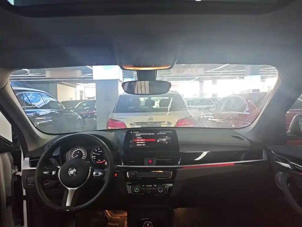 BMW X1 2022 sDrive25Li Leading Edition — миниатюра 18