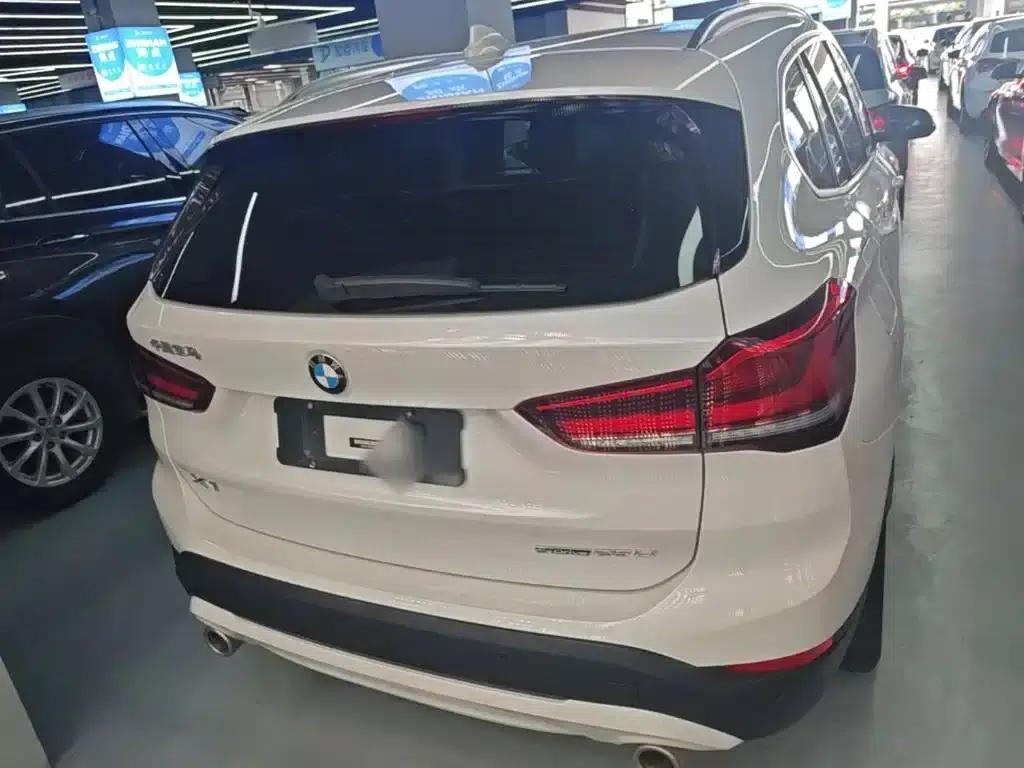 BMW X1 2022 sDrive25Li Leading Edition — миниатюра 6