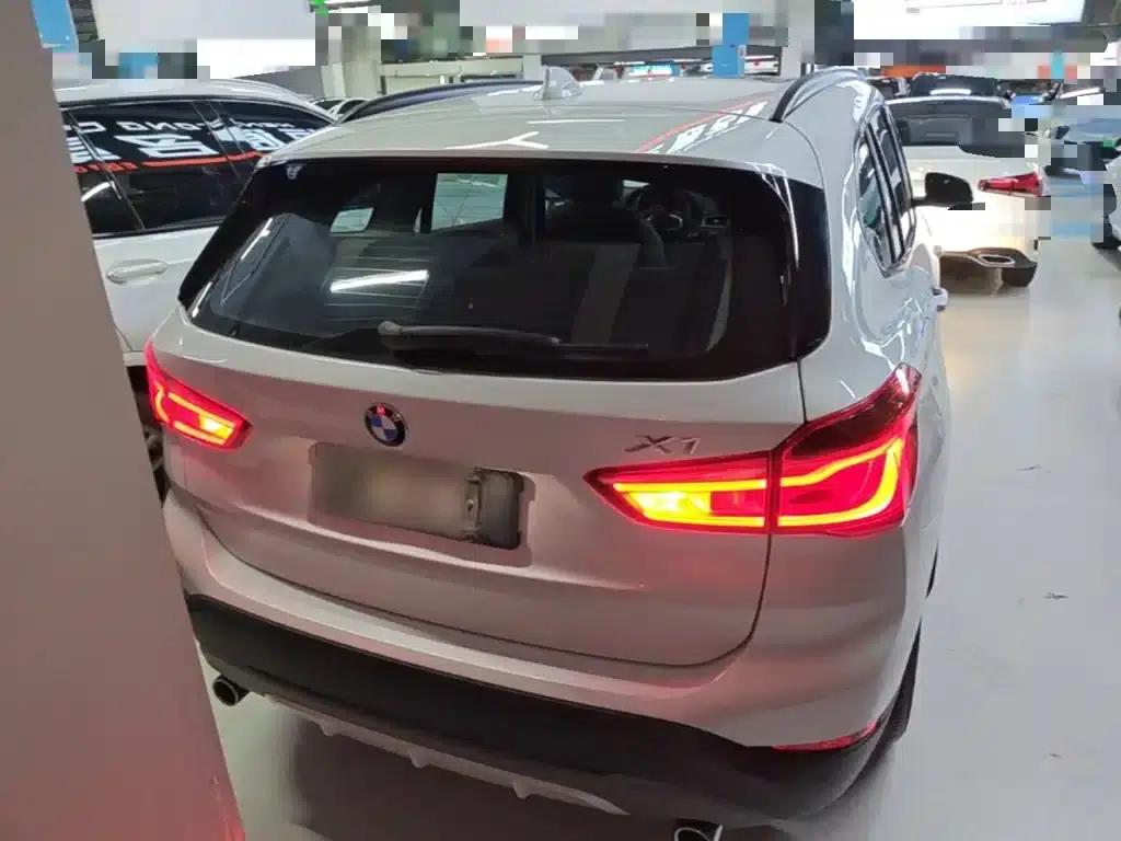 BMW X1 2018 xDrive20Li Premium — миниатюра 6