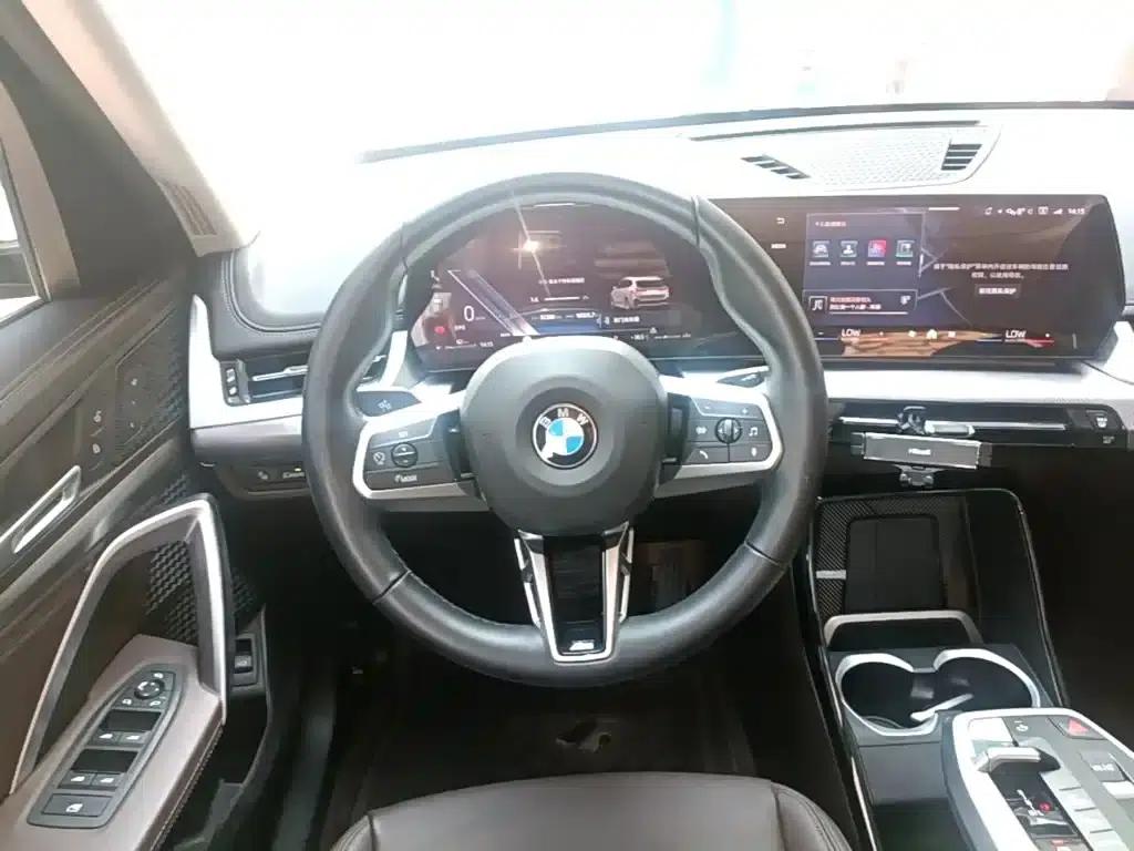 BMW X1 2023 sDrive25Li M Sport Package — миниатюра 11