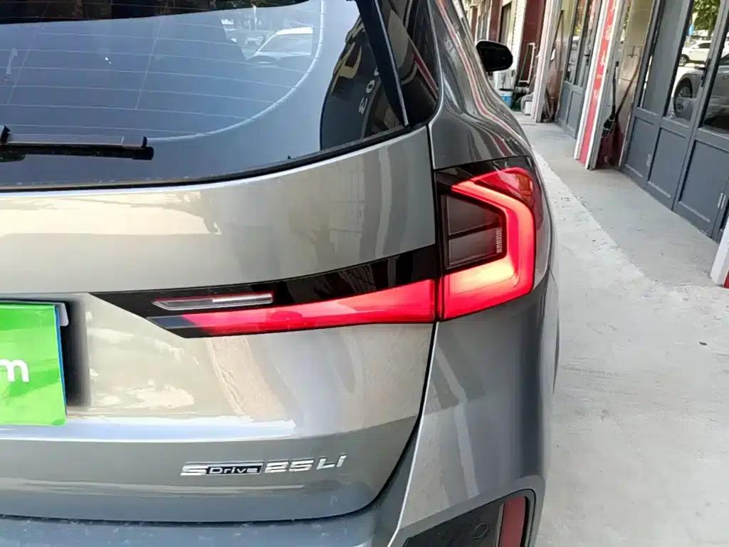BMW X1 2023 sDrive25Li M Sport Package — миниатюра 8