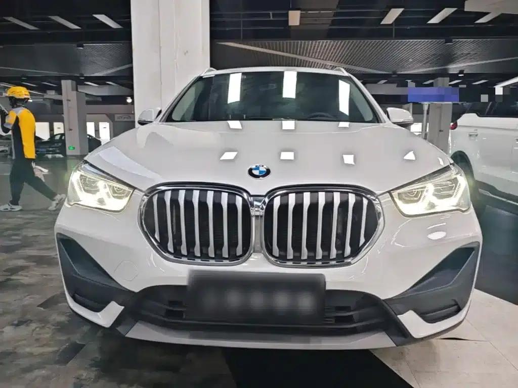 BMW X1 2021 sDrive25Li Leading Edition — миниатюра 3