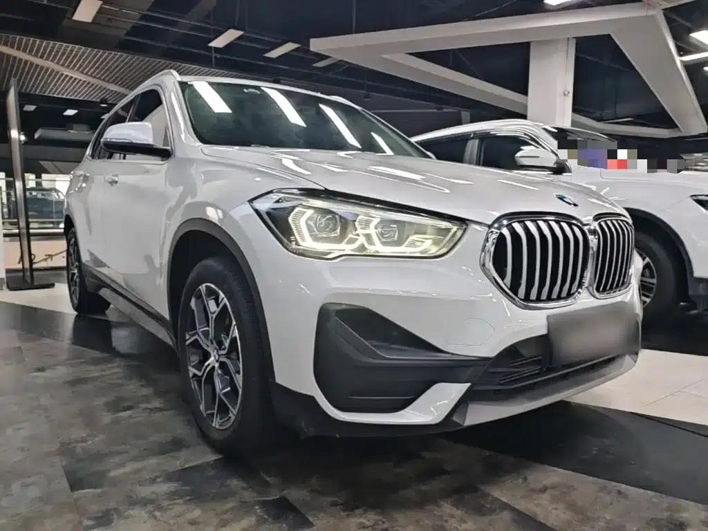BMW X1 2021 sDrive25Li Leading Edition — миниатюра 4