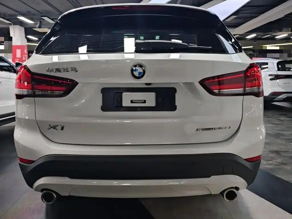 BMW X1 2021 sDrive25Li Leading Edition — миниатюра 6