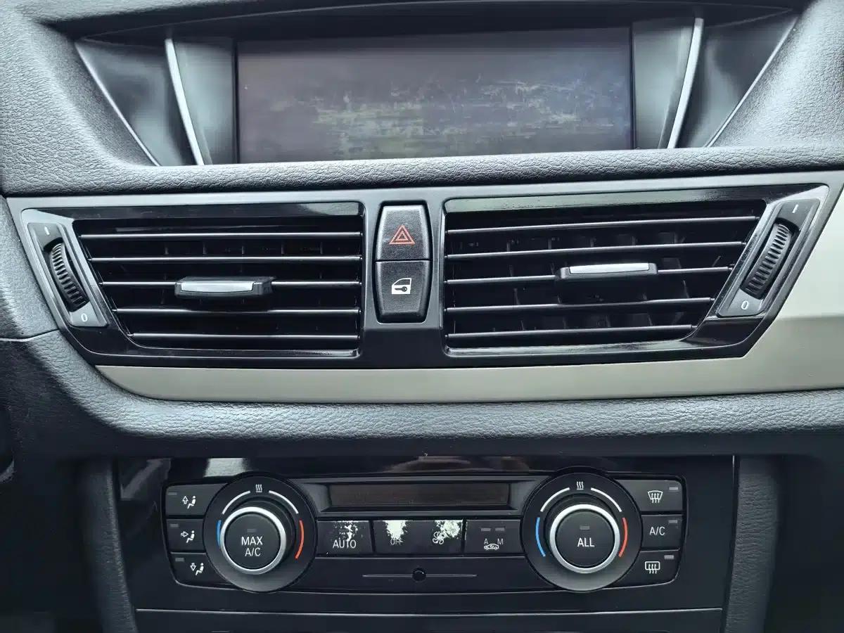 2012 BMW X1 Imported sDrive18i Luxury Model — миниатюра 11