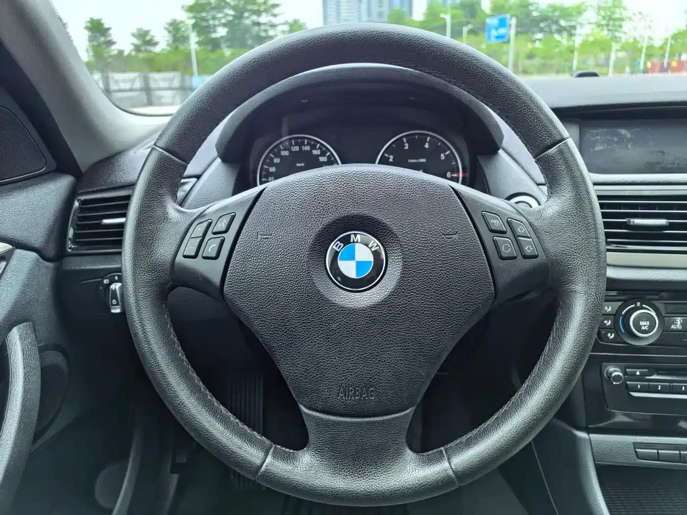 2012 BMW X1 Imported sDrive18i Luxury Model — миниатюра 13