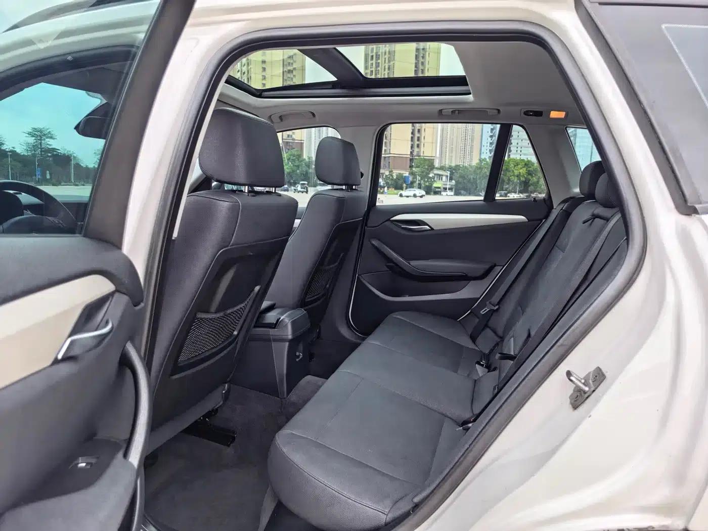 2012 BMW X1 Imported sDrive18i Luxury Model — миниатюра 7