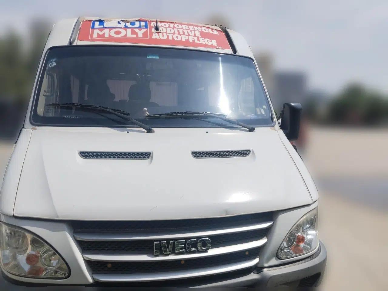 Iveco Power Daily 2013 3.0T-A37 Dual-Purpose Low-Roof F1C Van — миниатюра 2