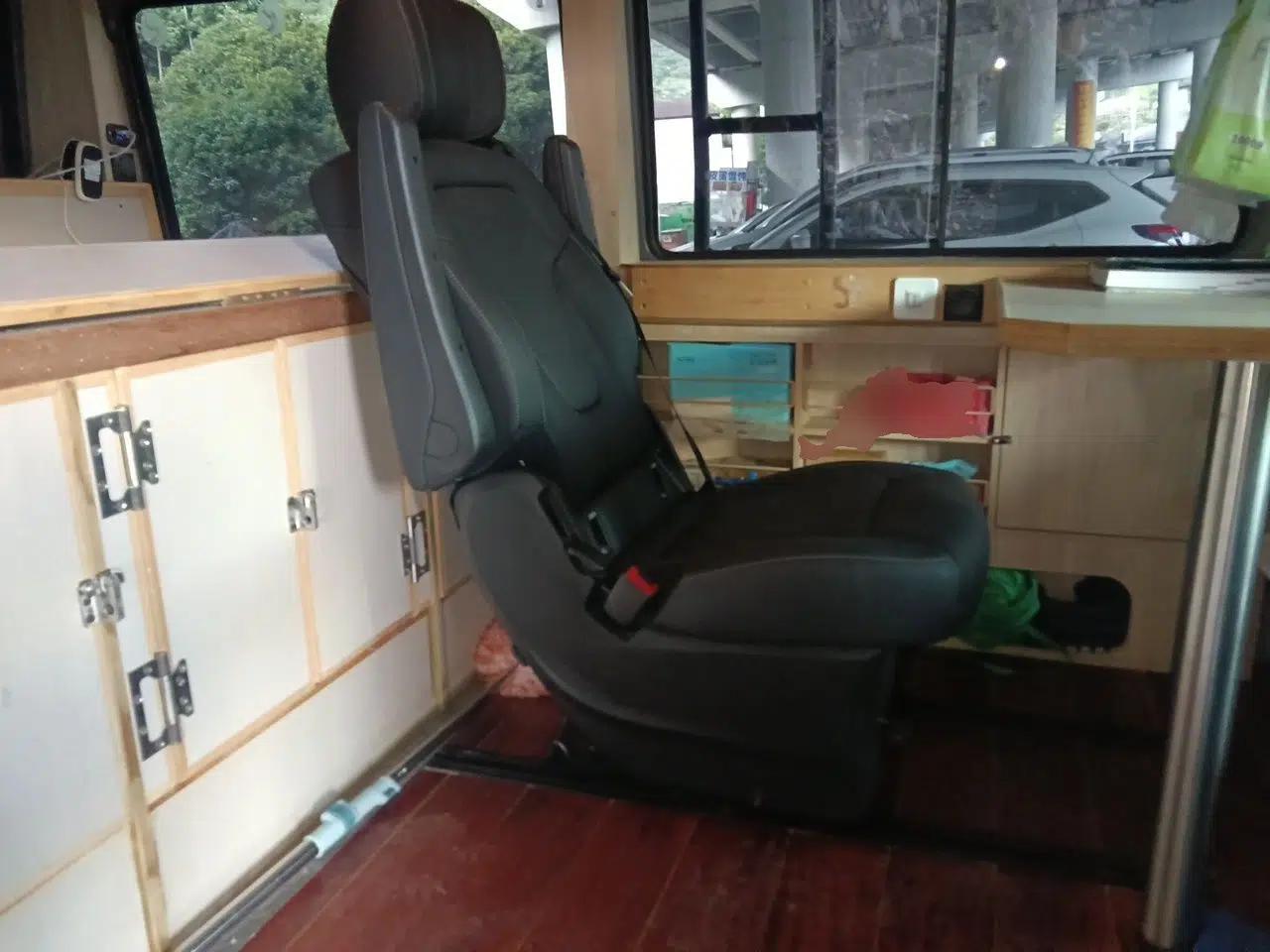 Iveco Daily Iveco diesel, 2.5-liter, single-wheel drive, 7 seats, automatic transmission — миниатюра 17