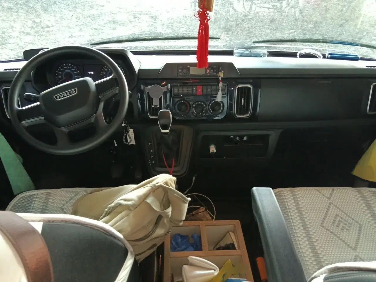 Iveco Daily Iveco diesel, 2.5-liter, single-wheel drive, 7 seats, automatic transmission — миниатюра 9