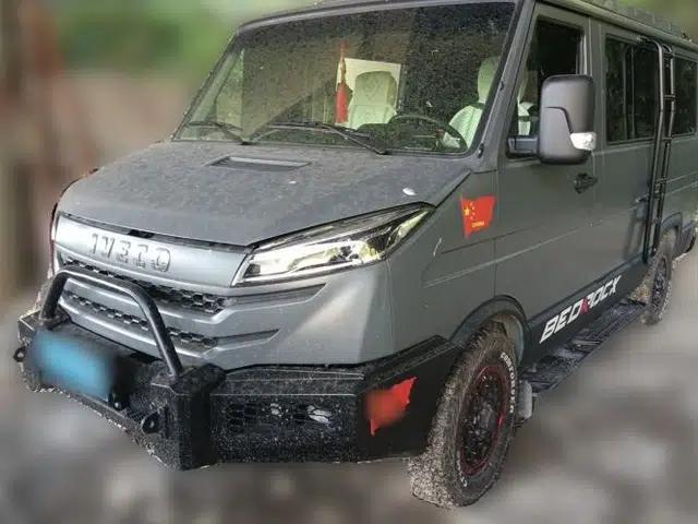 Iveco Daily Iveco diesel, 2.5-liter, single-wheel drive, 7 seats, automatic transmission